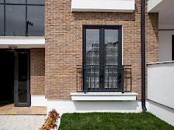 Thin Brick Marron Kültür Tuğlası Bina Girişi Tasarımı